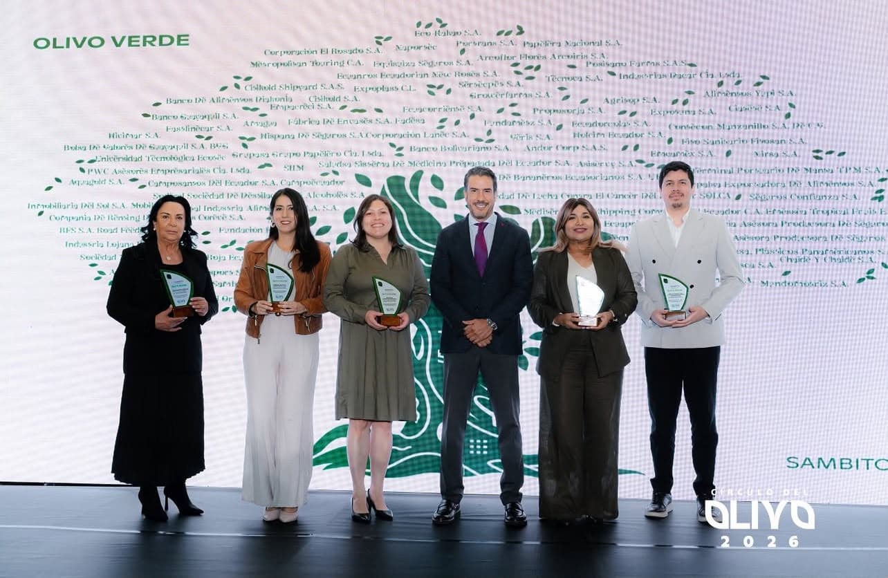 ILE RECIBE RECONOCIMIENTO OLIVO VERDE